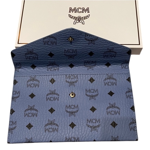 MCM Visetos Leather Envelope Clutch Blue - NIB - Picture 3 of 4